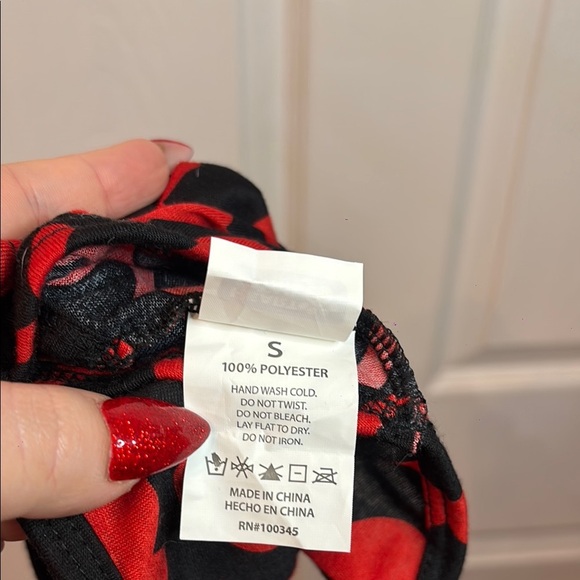 Black and Red XO Heart outfit for small dog - Picture 4 of 4